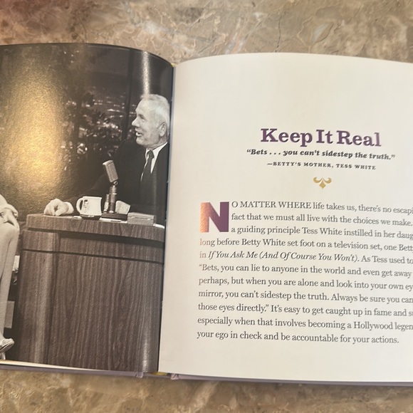 2/$20 Betty white book - Picture 4 of 7